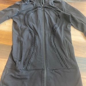 Size 6 lululemon sweater